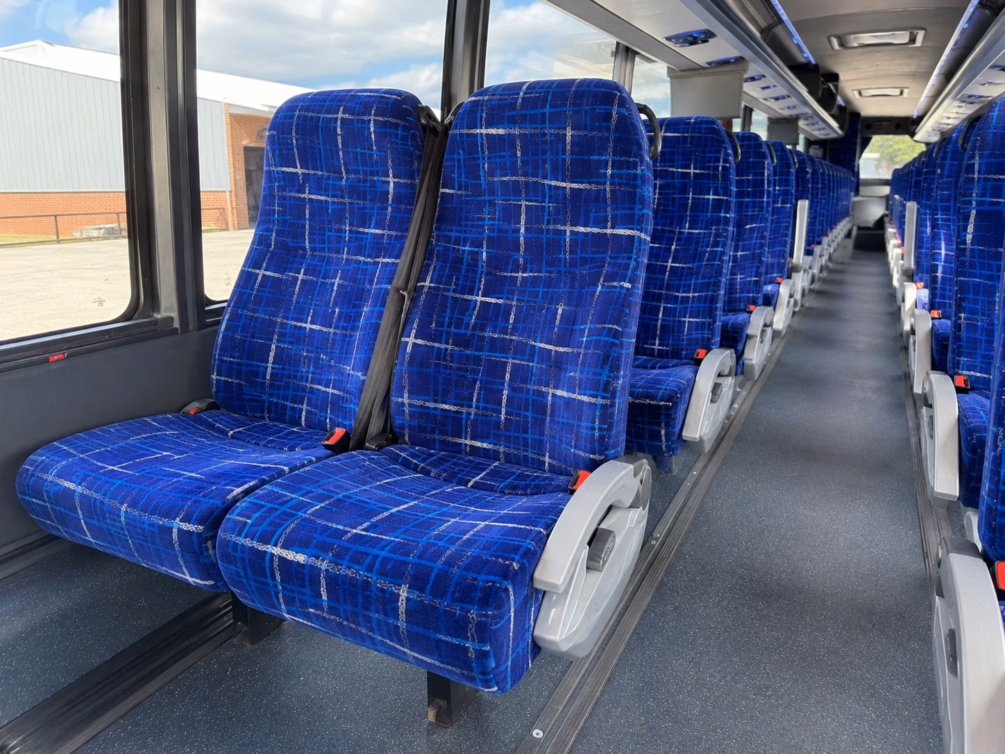 shuttle buses for bakersfield wedding venues and ceremony sites
