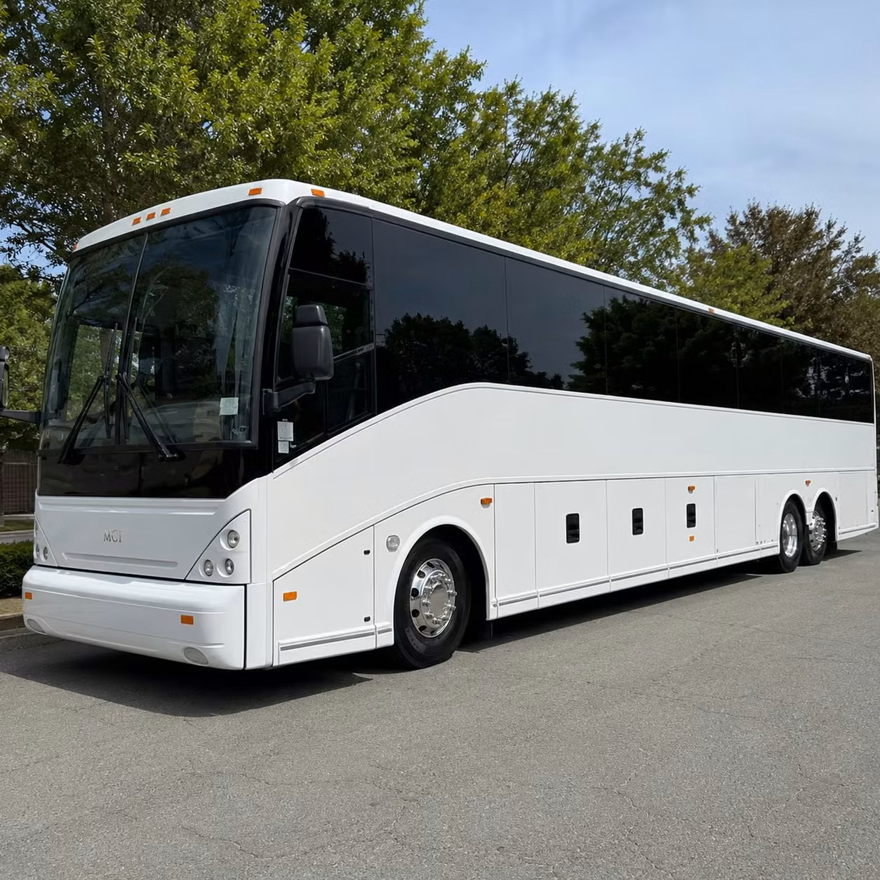 what bus should your group use for bakersfield airport runs to lax ont or bfl